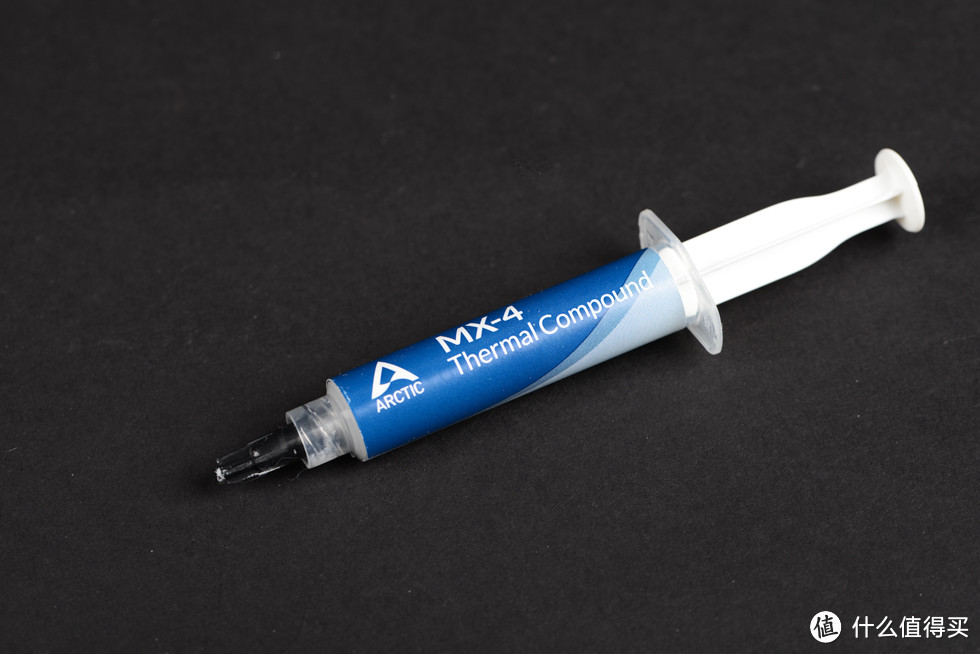 性能比较不错的Arctic MX4,买了一管8g的备用
