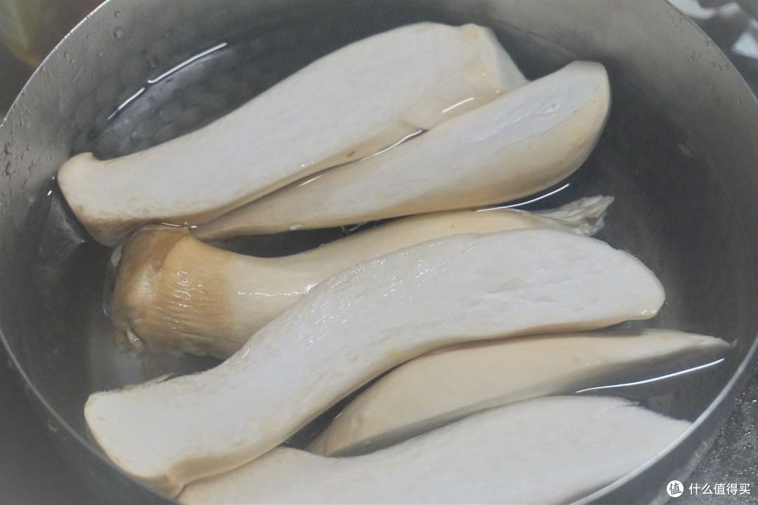 暖男的深夜食堂-------撕了这道菜,凉拌手撕杏鲍菇