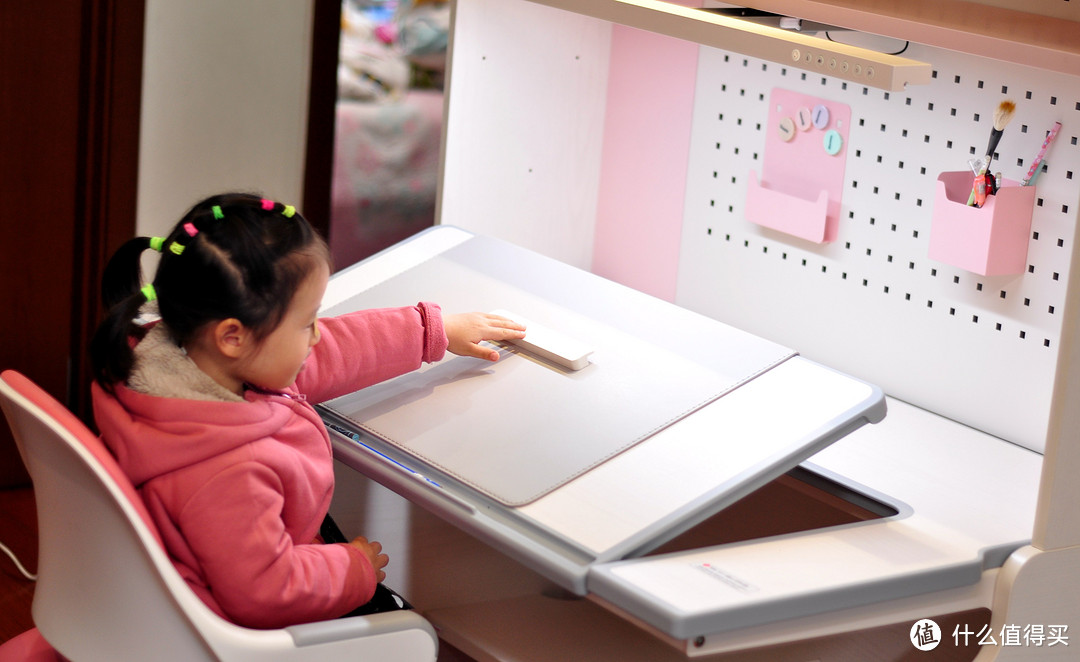给孩子一个小空间，iloom韩国儿童学习桌椅入手体验。