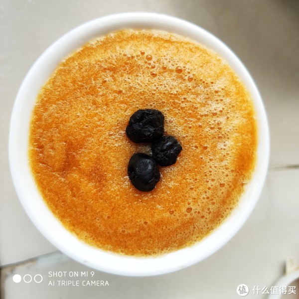 倒入杯中，点缀一下