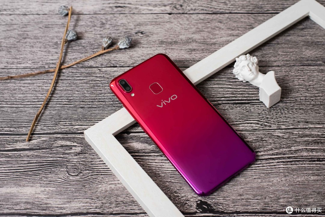 时尚设计，打造最前卫的千元入门机——vivo U1上手体验