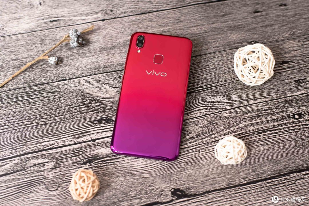 时尚设计，打造最前卫的千元入门机——vivo U1上手体验