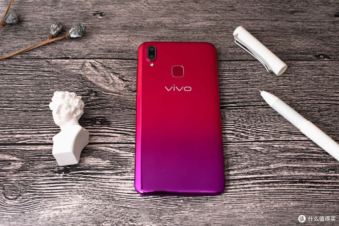 时尚设计，打造最前卫的千元入门机——vivo U1上手体验