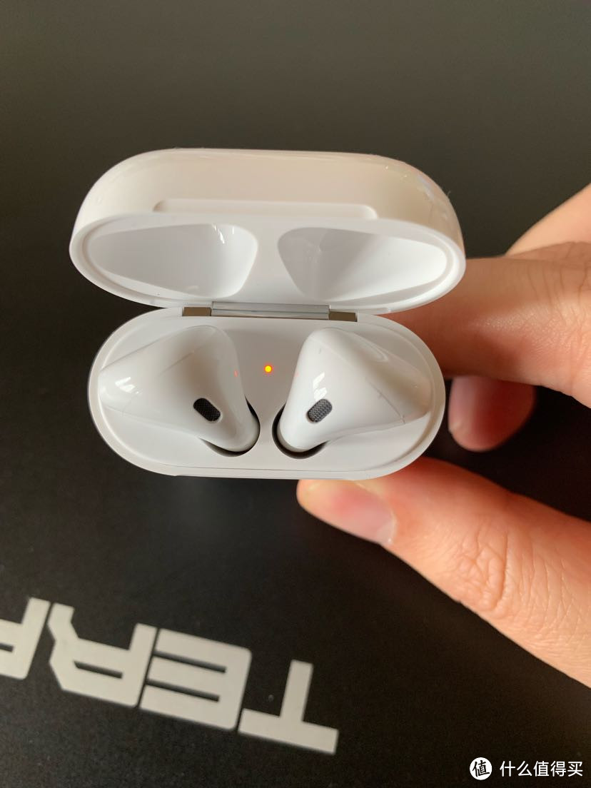 airpods2待简易开箱体附带对比PDD山寨版