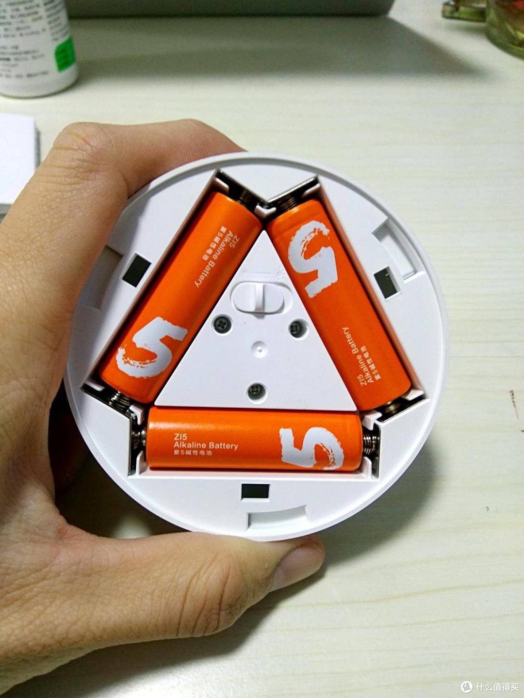 在黑夜相伴于你的米家感应夜灯