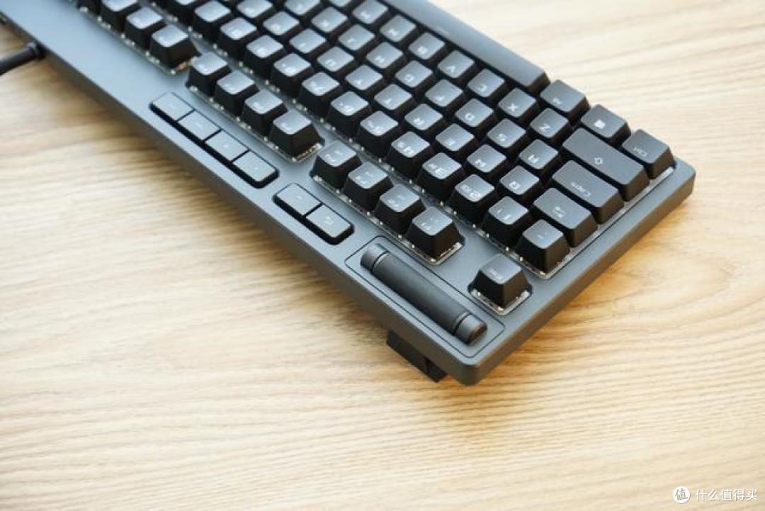 跟着大妈学剁手 机械游戏键盘选购:从玩家国度 ROG Strix Flare 耀光机械游戏键盘谈起