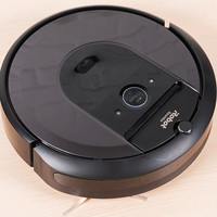 艾罗伯特 Roomba i7+ 扫地机器人外观展示(按钮|摄像头|机身|滚刷仓)