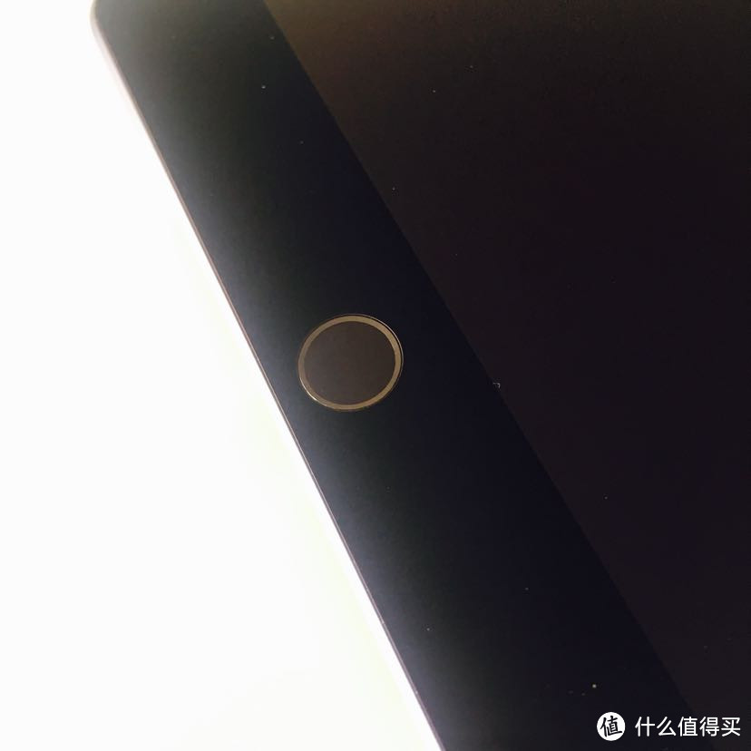 iPad mini5开箱测评 附跑分、屏幕质量、吃鸡王者荣耀游戏手感等