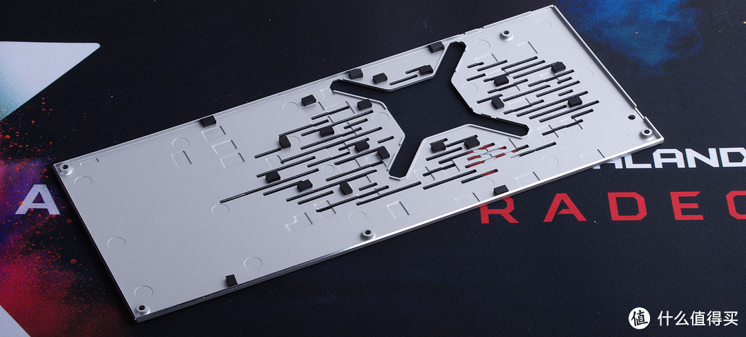 迪兰RADEON VII 设计有点草率,但是……(加小番外)