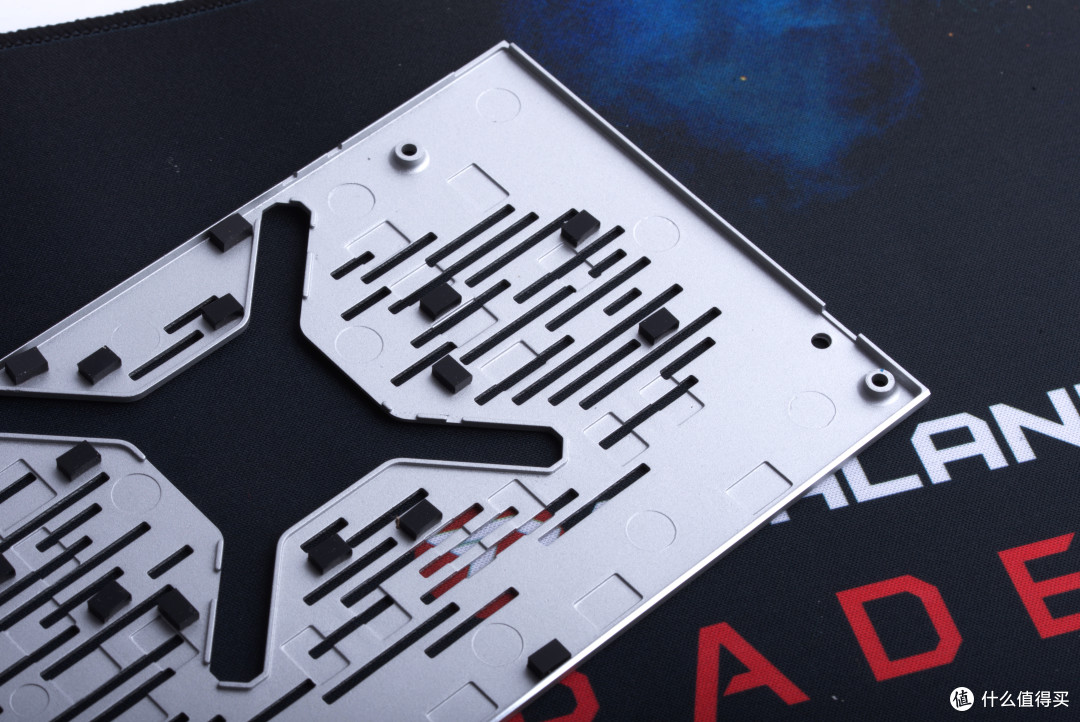 迪兰RADEON VII 设计有点草率,但是……(加小番外)