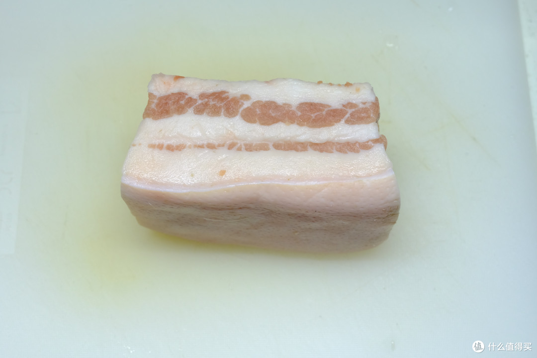 跟着大神做扣肉，但是要做好并不容易，需要基础和悟性