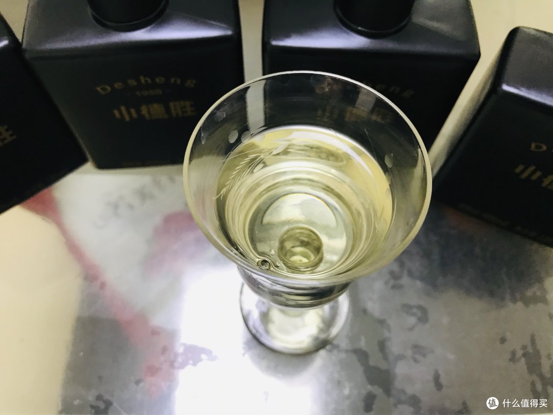 这个酒要“以德服人”?小德胜米香型白酒开箱走一壶