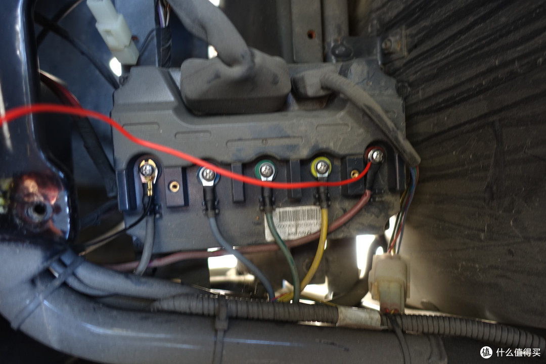 给小牛装个大白追随者gps定位防盗器安装实录