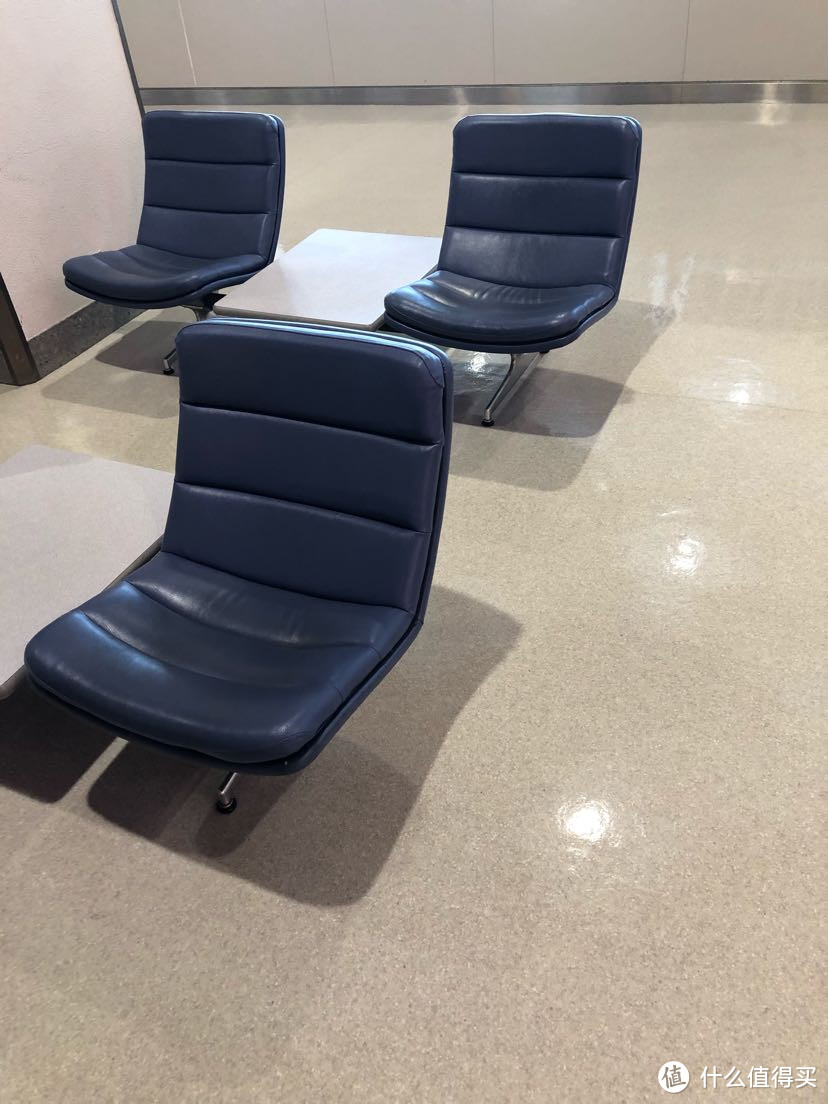 熊本机场内的座椅