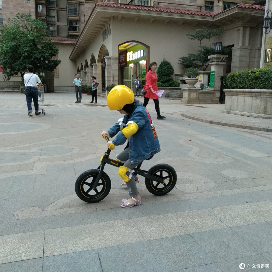 想“飞”就要试试柒小佰--700kids 儿童滑步车骑行体验