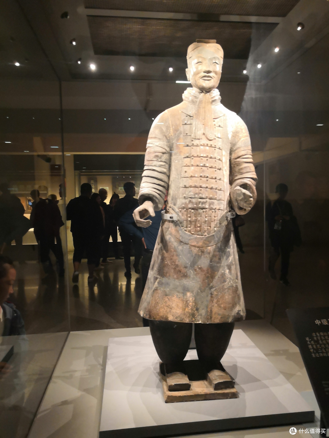 中级军吏俑