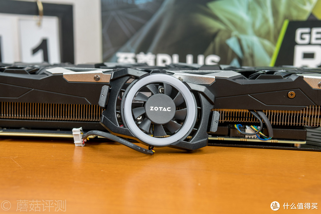 “堆料王”再度来袭、高颜值已成传统——索泰（ZOTAC）RTX2080至尊PLUS_OC8显卡