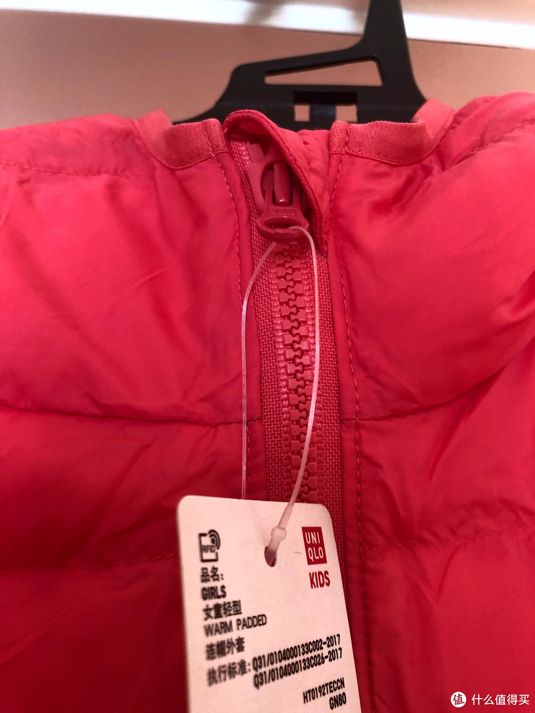 超值好看保暖-优衣库 UNIQLO 女童 轻型WARM PADDED连帽外套 晒单简评