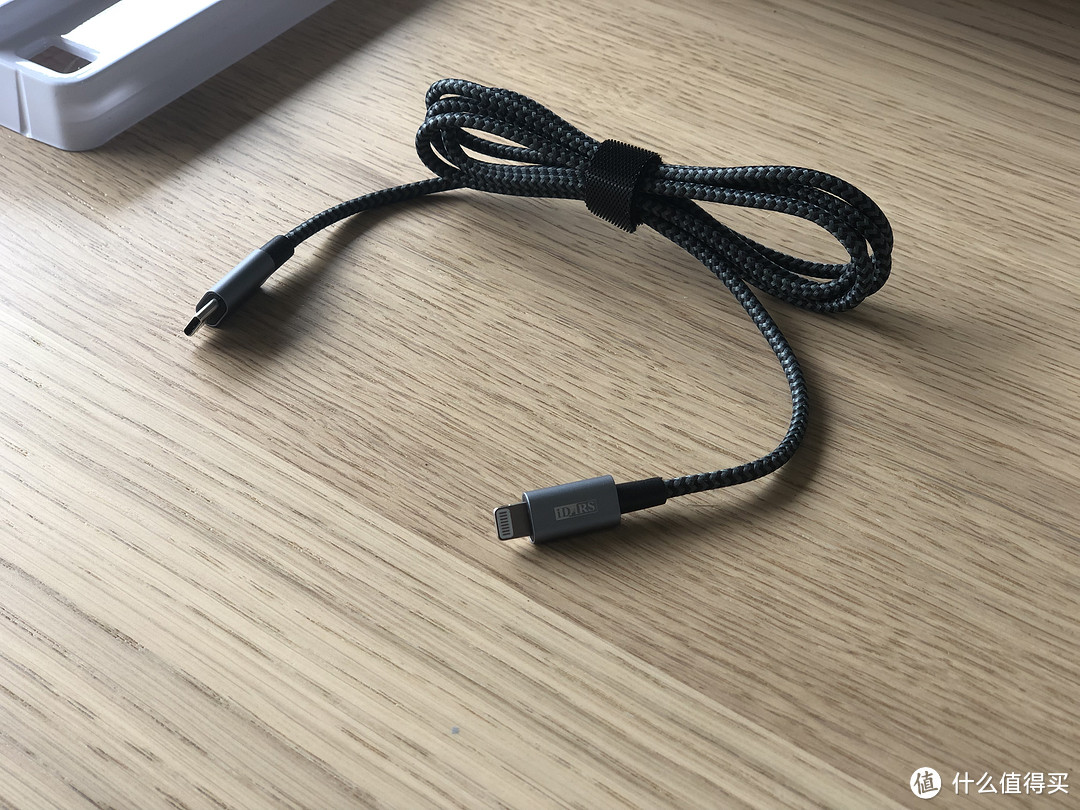 抛弃phone自带充电器充电，来试试更快的充电方式1--iDARS USB-C To Lightning MFi认证编织快充线体验