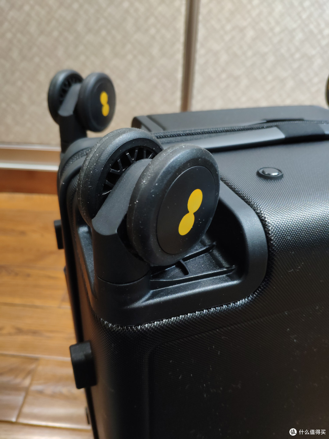 老罗都说好坚固耐还有颜值的level8锤子科技联名款行李箱