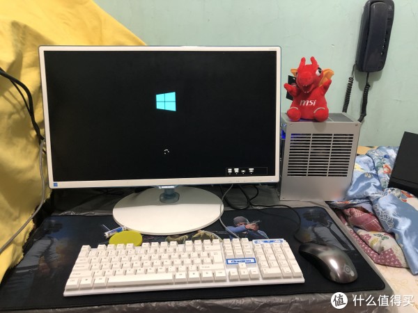 非常的可爱！顺便70收的赛睿大师也到了，本来想用V3的，但是还是喜欢大师，LOGO有一点掉漆，用起来不错，这样两个鼠标就不用适应了