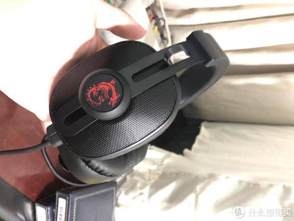 耳机本体做工很精致