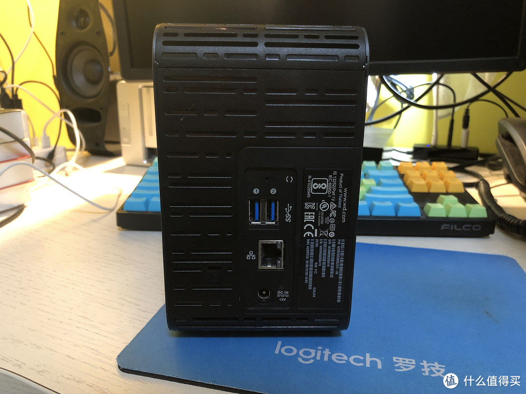 My Cloud EX2 Ultra背图，双USB 3.0，一个千兆口，一个标准笔记本锁孔，一个电源