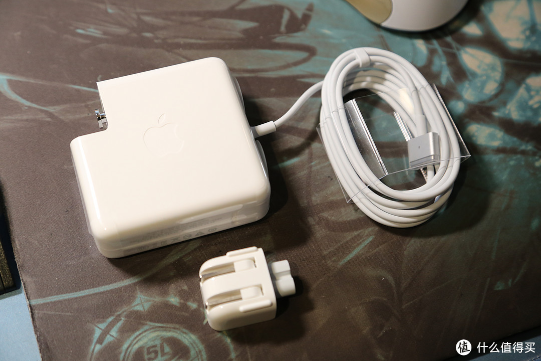 淘了一老款MBP充电器--- MagSafe 2 Power Adapter 85W