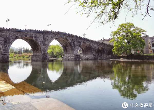 文章详情 午餐过后,我们收拾好行李,准备回景德镇市区坐回福州的高铁