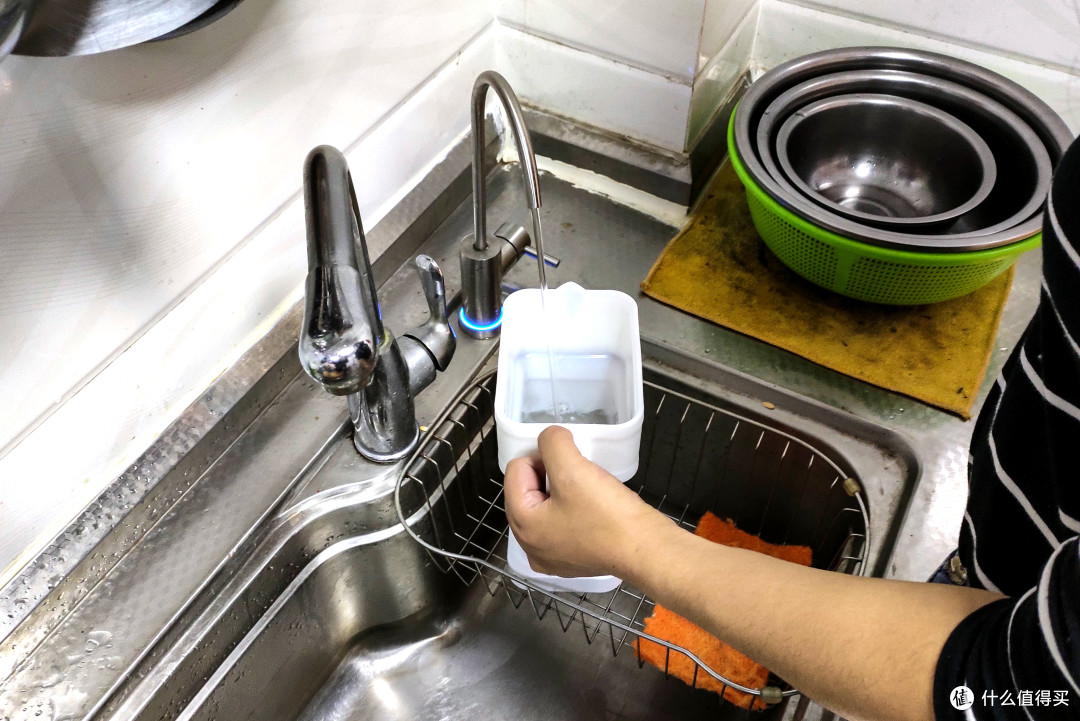北欧欧慕 NSH0805 旅行电热水壶：颜值与便携共存，一杯干净热水触手可及