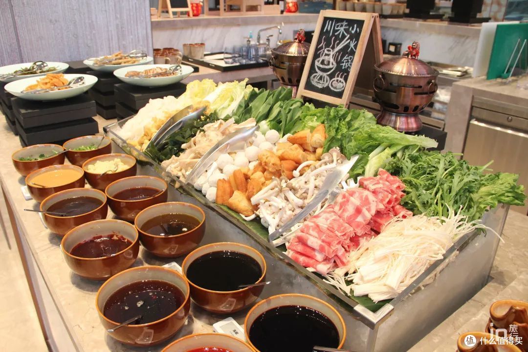 当脑洞大开的想象变成现实，在阿里新开酒店“菲住布渴”体验未来生活
