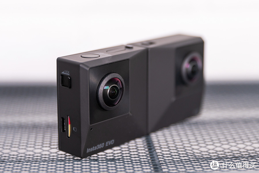 伸展拍3D 折叠变全景 Insta360 EVO相机评测