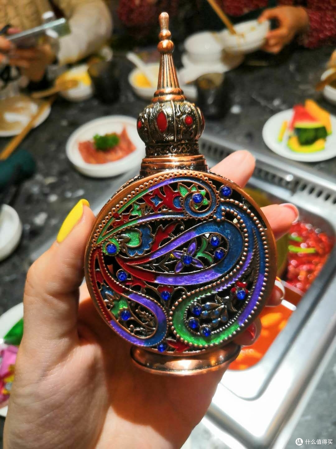 乐在旗中的山城火锅,复古时尚的姥佛爷火锅探店