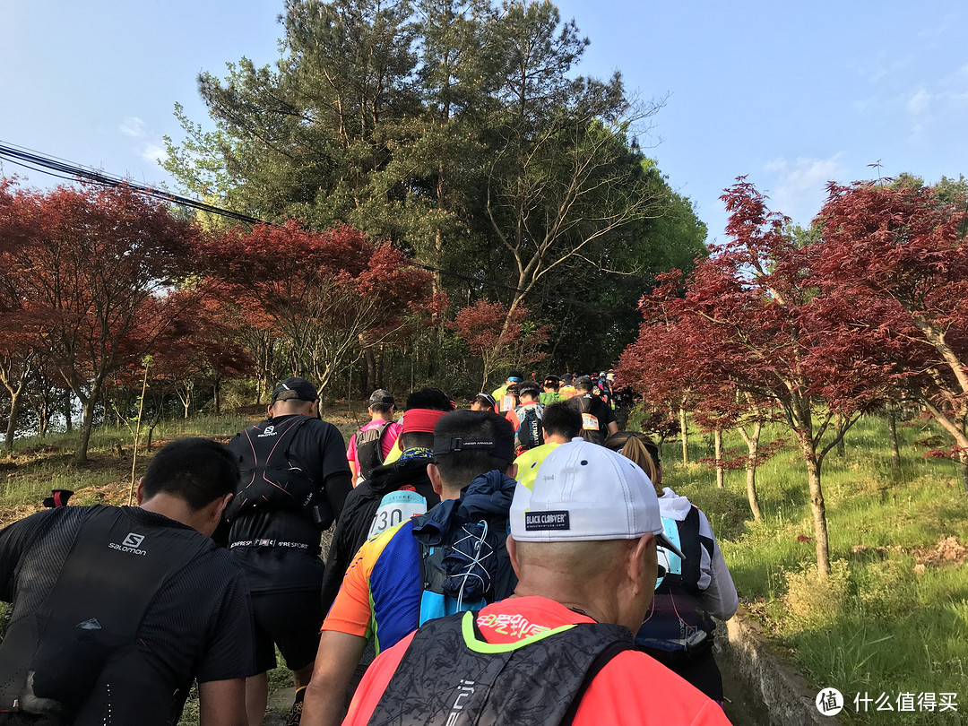 整个这段上山路基本都只能缓慢移动，除非是冲在最前面的真大神