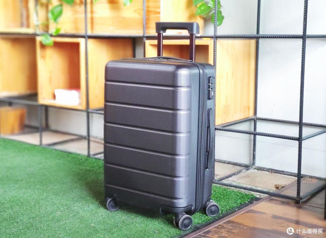 小米全新旅行箱,外观及品质依旧在线,关键价格更美丽