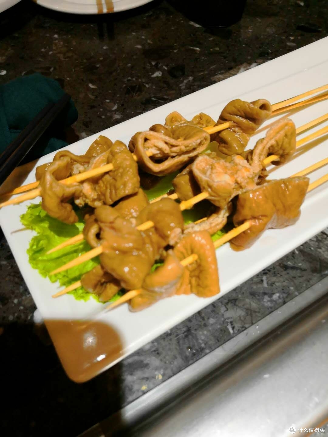 乐在旗中的山城火锅,复古时尚的姥佛爷火锅探店