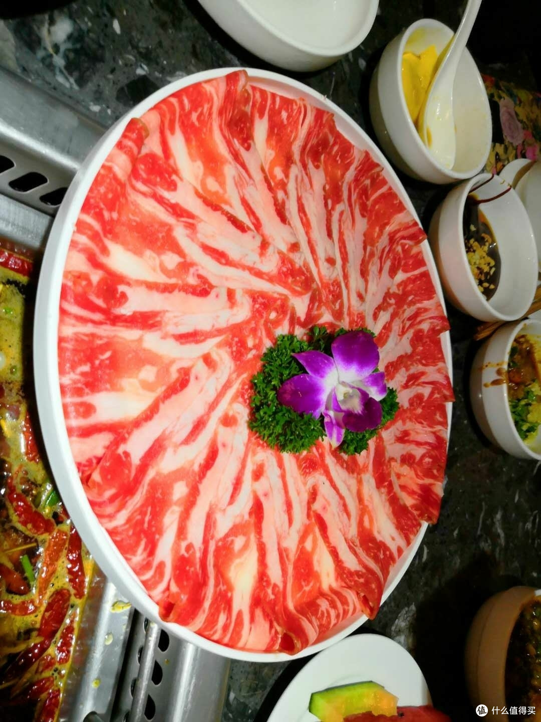 乐在旗中的山城火锅,复古时尚的姥佛爷火锅探店
