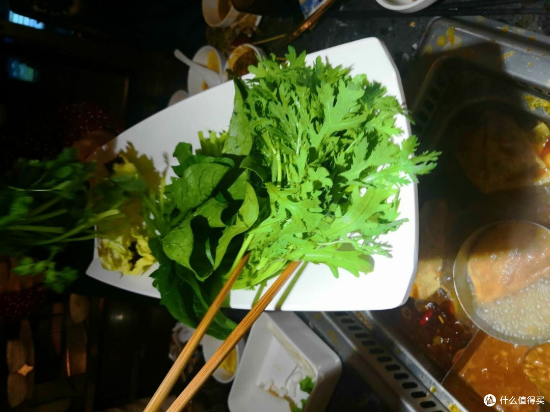乐在旗中的山城火锅,复古时尚的姥佛爷火锅探店