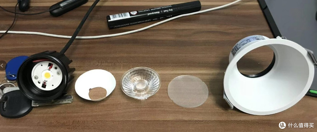 简单灯具中的光学配件