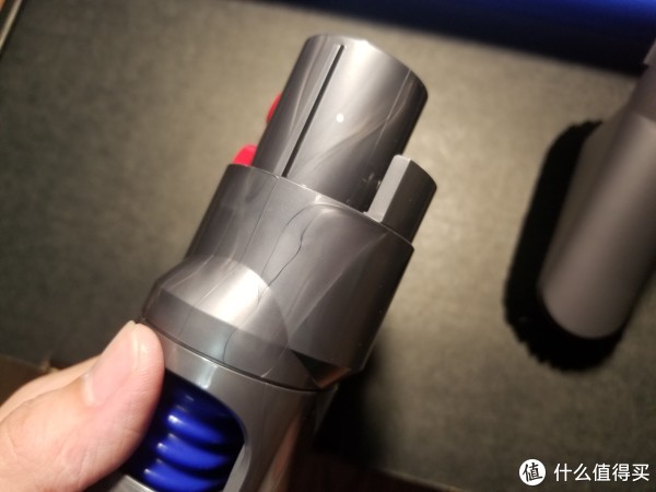 更糟心的注塑痕迹，上一任机主脸都绿了