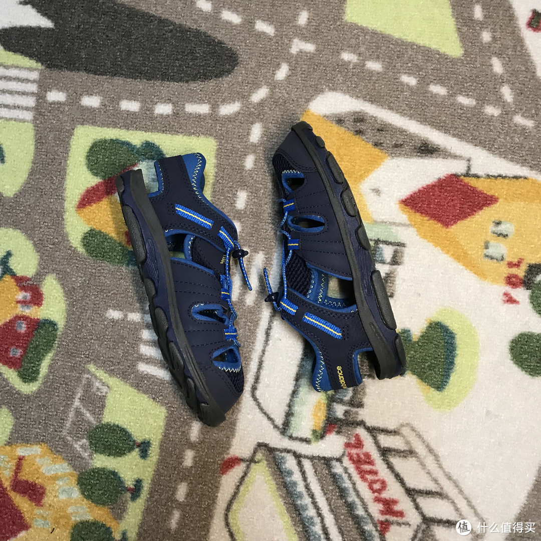 New Balance儿童抽绳包头凉鞋