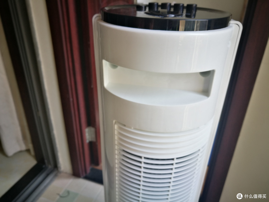 背部上端提手,便于移动