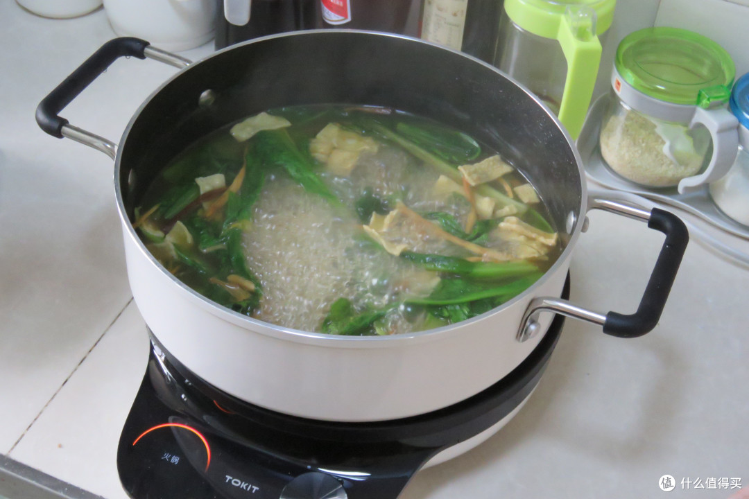 葱油饼清炒蒜苔统统搞定:TOKIT智能热敏炉青春版不仅火力猛,而且用途广