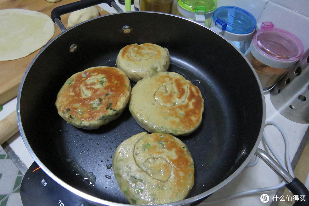 葱油饼清炒蒜苔统统搞定:TOKIT智能热敏炉青春版不仅火力猛,而且用途广