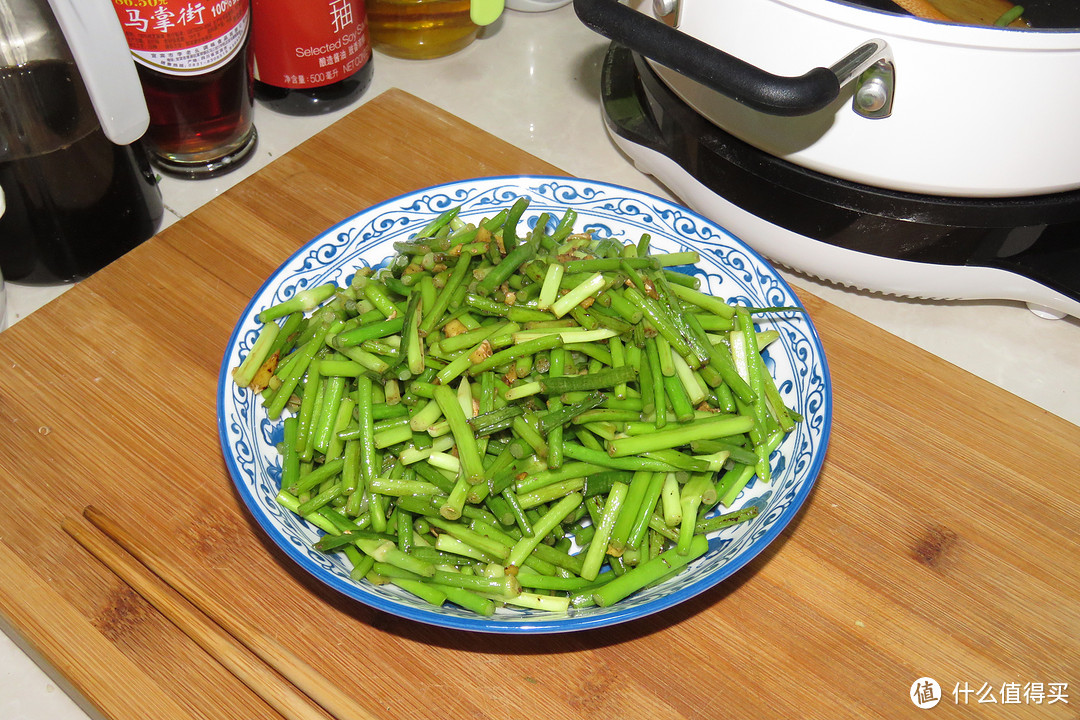 葱油饼清炒蒜苔统统搞定：TOKIT智能热敏炉青春版不仅火力猛，而且用途广