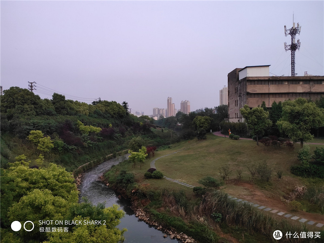 手机小众市场的偏执热爱，黑鲨游戏手机2全方面体验，能否为为电竞打call？