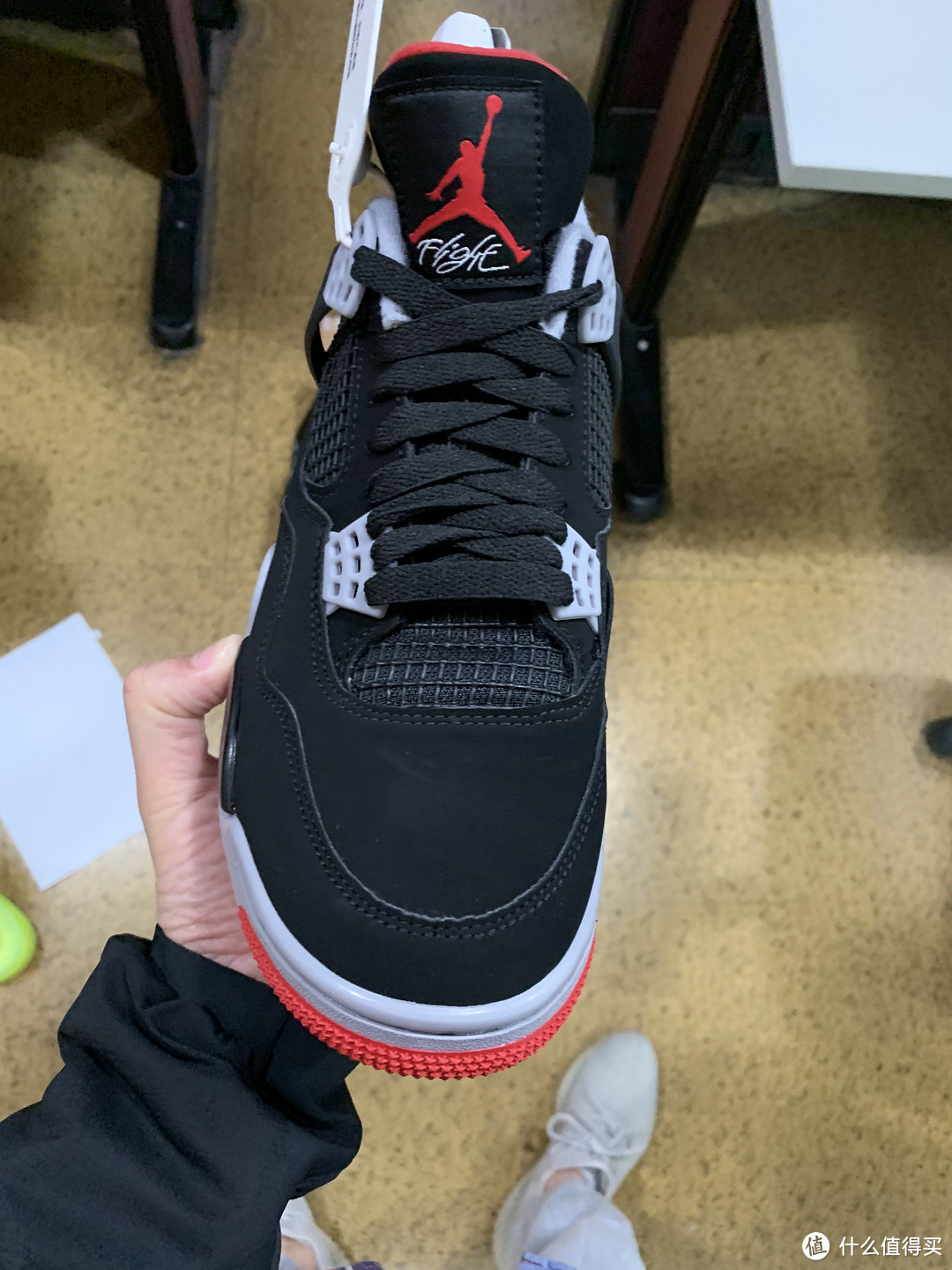 刮刮乐突袭，经典的 OG 配色 ， 今天我被黑红了 Air Jordan 4 Bred