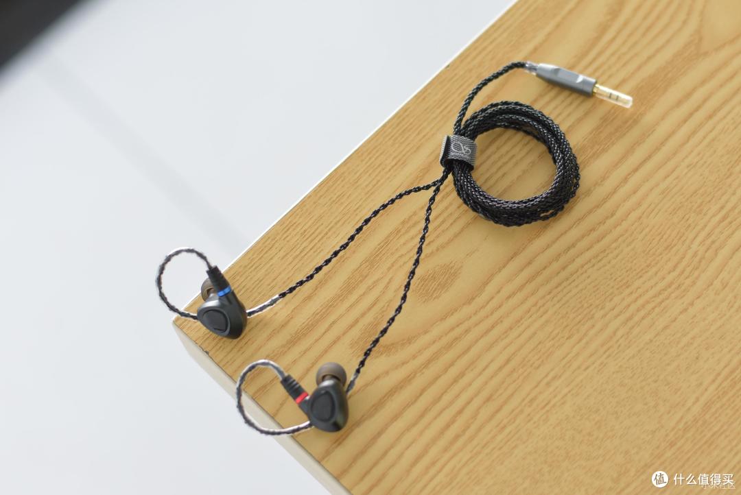 798元,山灵ME100入耳式HiFi耳机, Hi-Res高解析度认证