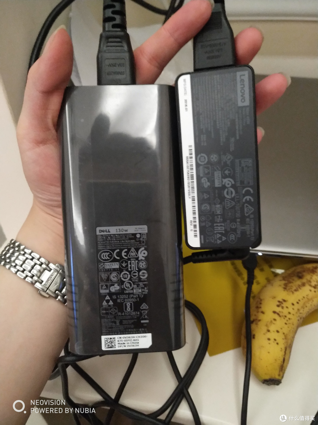 两个适配器,戴尔确实大,但是也不算特别重