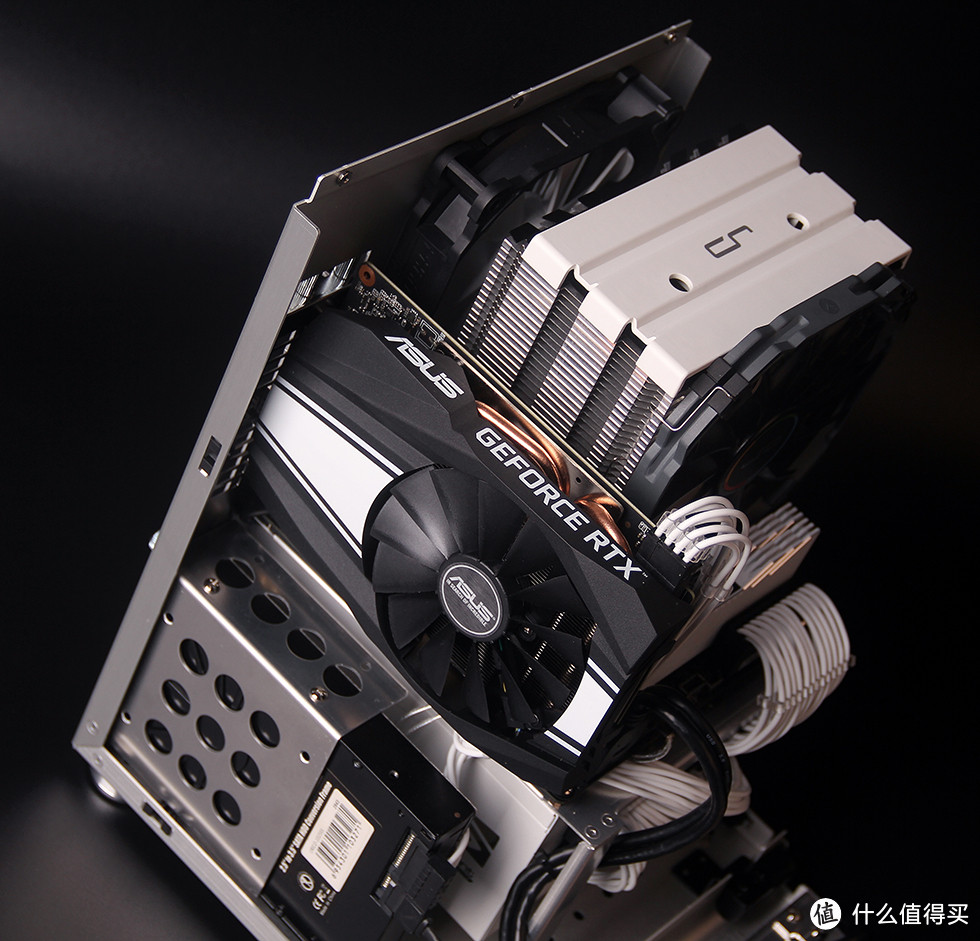 经典Q33 ITX机箱装机小记 — 9700K / ROG Z390-I / ASUS RTX2060